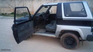 Daihatsu Feroza 4 4 todo terreno Outubro/92 - à venda -