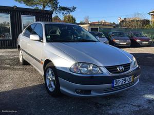 Toyota Avensis 2.0 D4D Sol 1 Dono Dezembro/00 - à venda -