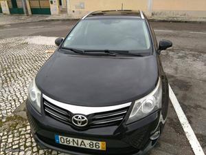 Toyota Avensis SW 2.0 D-4D LUXURY Junho/12 - à venda -