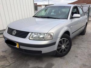 VW Passat 1.9 TDI 90cv Julho/97 - à venda - Ligeiros