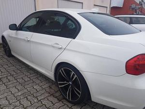 BMW 320 Pack M Sport Outubro/11 - à venda - Ligeiros