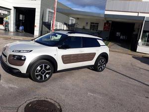 Citroën C4 Cactus 1.6 hdi Agosto/15 - à venda - Ligeiros