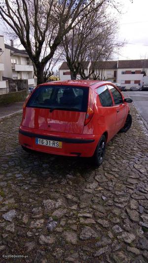 Fiat Punto 1.2 sport Dezembro/01 - à venda - Ligeiros