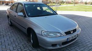 Honda Accord 1.8i vtec 16v Março/99 - à venda - Ligeiros