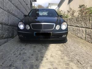 Mercedes-Benz E 220 Avantgarde Abril/02 - à venda -