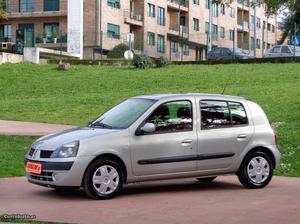 Renault Clio 1.5 DCI Março/04 - à venda - Ligeiros