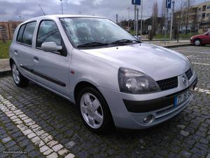 Renault Clio 1.5 DCI PRIVILÈGE Dezembro/01 - à venda -