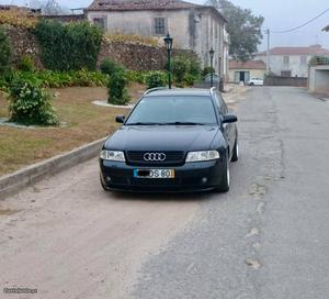 Audi A4 Avant Julho/00 - à venda - Ligeiros Passageiros,