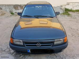 Opel Astra 1.4i Fevereiro/94 - à venda - Ligeiros