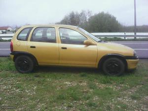 Opel Corsa 1.2i Outubro/95 - à venda - Ligeiros