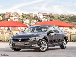 VW Passat 1.6 TDi DSG Outubro/16 - à venda - Ligeiros