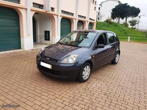 Ford Fiesta 1.25 ZETEC Fevereiro/07 - à venda - Ligeiros