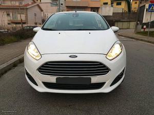 Ford Fiesta 1.5 tdci titanium Dezembro/14 - à venda -