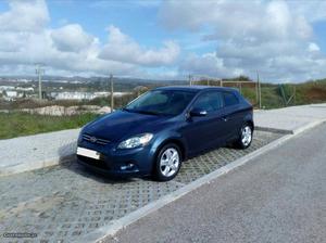 Kia Ceed cv Março/11 - à venda - Ligeiros