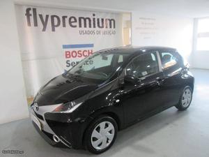 Toyota Aygo 1.0 X 5p Maio/16 - à venda - Ligeiros