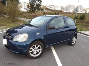 Toyota Yaris 1.4 D4D Fevereiro/02 - à venda - Ligeiros