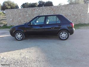 Ford Fiesta 1.8 tddi Novembro/00 - à venda - Ligeiros