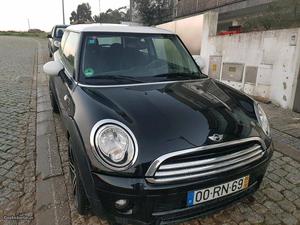 MINI Cooper 1.6D Outubro/09 - à venda - Ligeiros