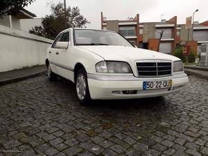 Mercedes-Benz C 200 Gasóleo Dezembro/93 - à venda -