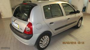 Renault Clio 1.2 de 16 valv. Setembro/02 - à venda -