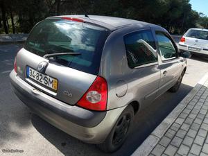 Renault Clio ggggg Outubro/01 - à venda - Comerciais / Van,