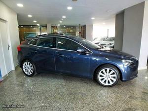 Volvo V40 D2 Momentum Sport Outubro/12 - à venda - Ligeiros