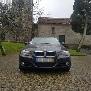 BMW 318 Touring GPS Xénon Março/12 - à venda - Ligeiros