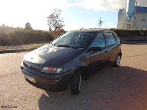 Fiat Punto 5 portas Março/02 - à venda - Ligeiros