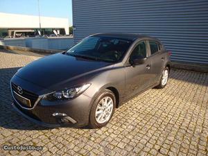 Mazda 3 HB 1.5 Evolve Navi Abril/17 - à venda - Ligeiros
