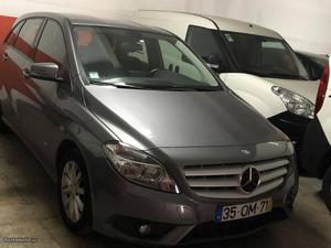 Mercedes-Benz B 180 CDI Blueefficiency Automatico. Março/14