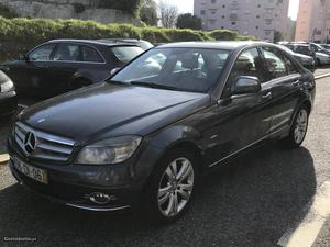 Mercedes-Benz C 220 Avanguard Abril/07 - à venda - Ligeiros