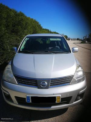 Nissan Tiida Acenta Dezembro/08 - à venda - Ligeiros