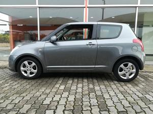 Suzuki Swift 1.3 DDIS Junho/07 - à venda - Ligeiros