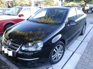 VW Jetta (130 mil kms) GPS Junho/08 - à venda - Ligeiros