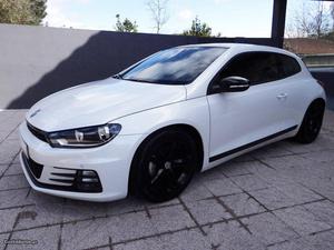 VW Scirocco 2.0 TDI 150CV SPORT Abril/15 - à venda -