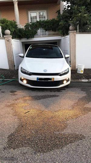 VW Scirocco 2.0 TDi 140 cv Maio/11 - à venda -