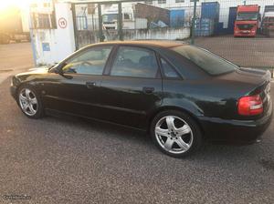 Audi A4 1.6 gasolina Abril/95 - à venda - Ligeiros