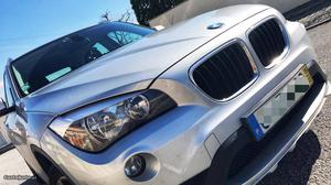 BMW X1 BMW X1 2.0D - AT Fevereiro/15 - à venda - Monovolume