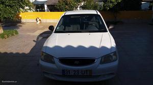 Hyundai Accent Van Março/03 - à venda - Comerciais / Van,