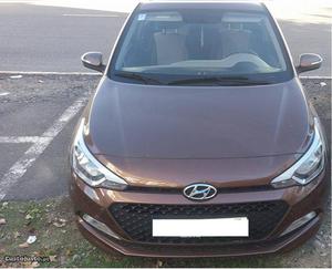 Hyundai i Comfort Setembro/16 - à venda - Ligeiros