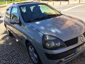 Renault Clio extreme Abril/02 - à venda - Ligeiros