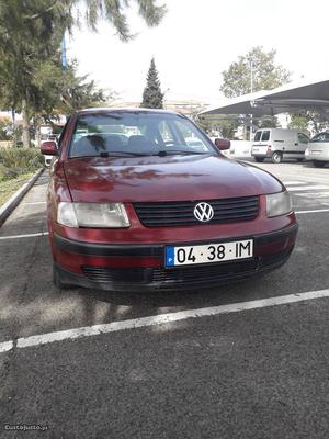 VW Passat 110 hp full extras Maio/97 - à venda - Ligeiros