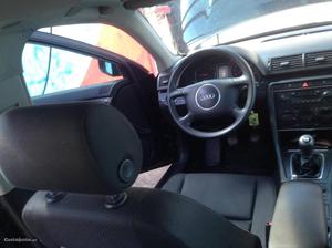 Audi A4 1.9 TDI 130cv Agosto/01 - à venda - Ligeiros