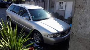 Audi A4 Avant 115 Abril/01 - à venda - Ligeiros