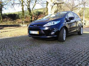 Ford Fiesta Titaniummilkms Abril/10 - à venda -