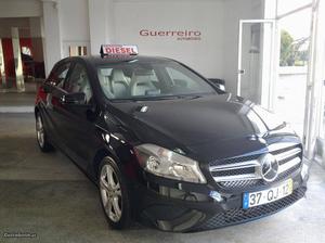 Mercedes-Benz A 200 CDI (25 MIL KMs) Setembro/15 - à venda