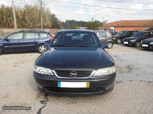 Opel Vectra V Dezembro/96 - à venda - Ligeiros