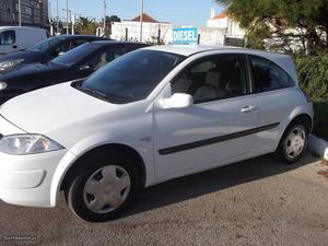 Renault Mégane 1.5 dci coupe,5 lug Dezembro/03 - à venda -