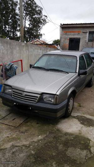 Opel Ascona Clássico Dezembro/87 - à venda - Ligeiros