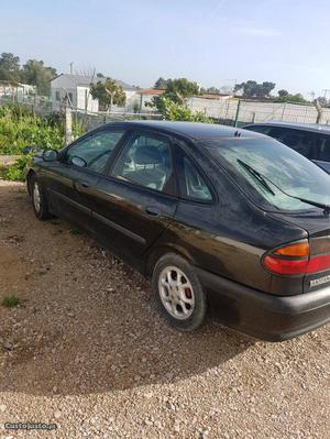 Renault Laguna 1.8 i full extras Outubro/97 - à venda -